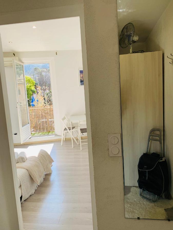 Au Coeur Du Village Joli Studio Cassis Bagian luar foto